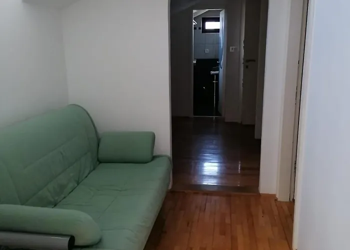 Julia * Трогір